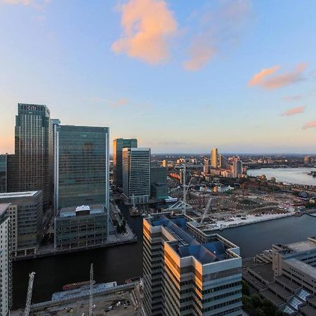 Skyview Waterside City Luxury Apartment Лондон Экстерьер фото